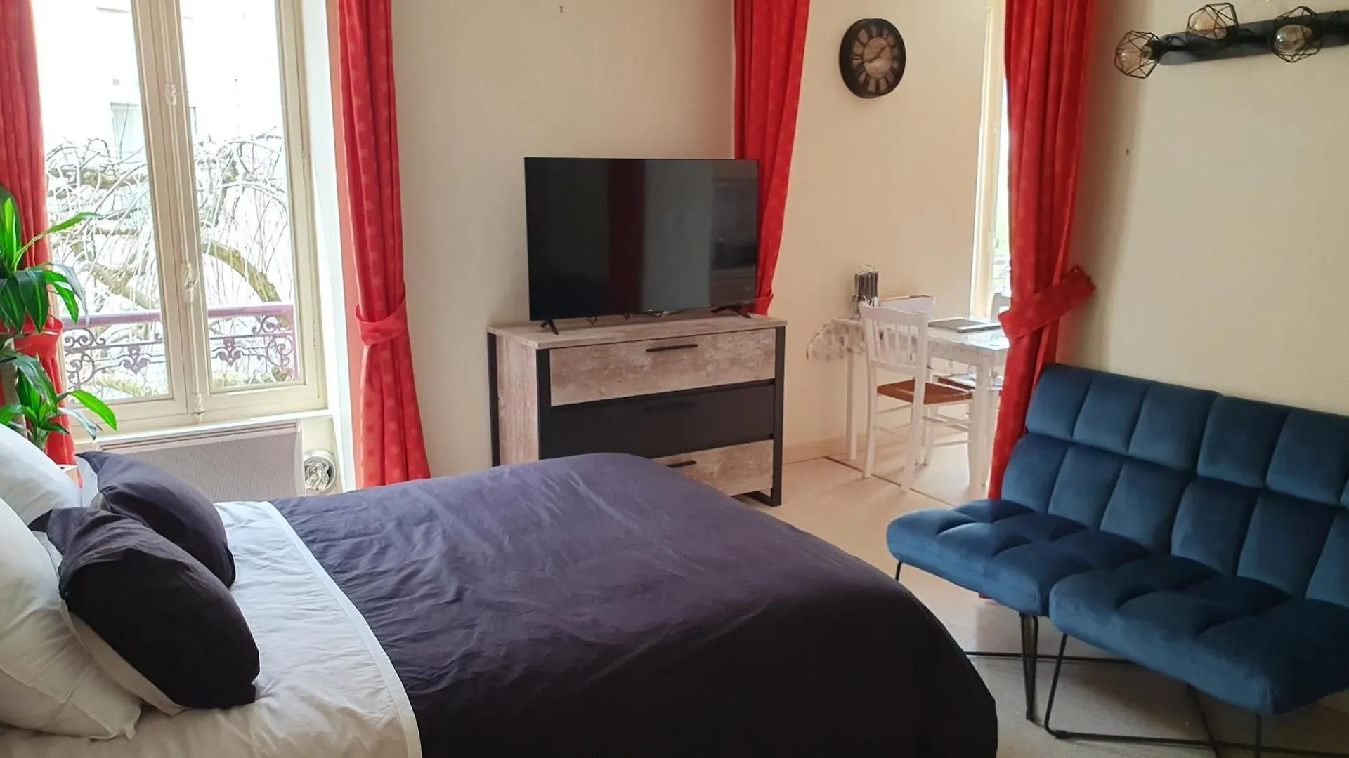 Le Lamartine Hyper Centre Aix Les Bains Avec Parking Et Climatisation Aix-les-Bains 0*,  France